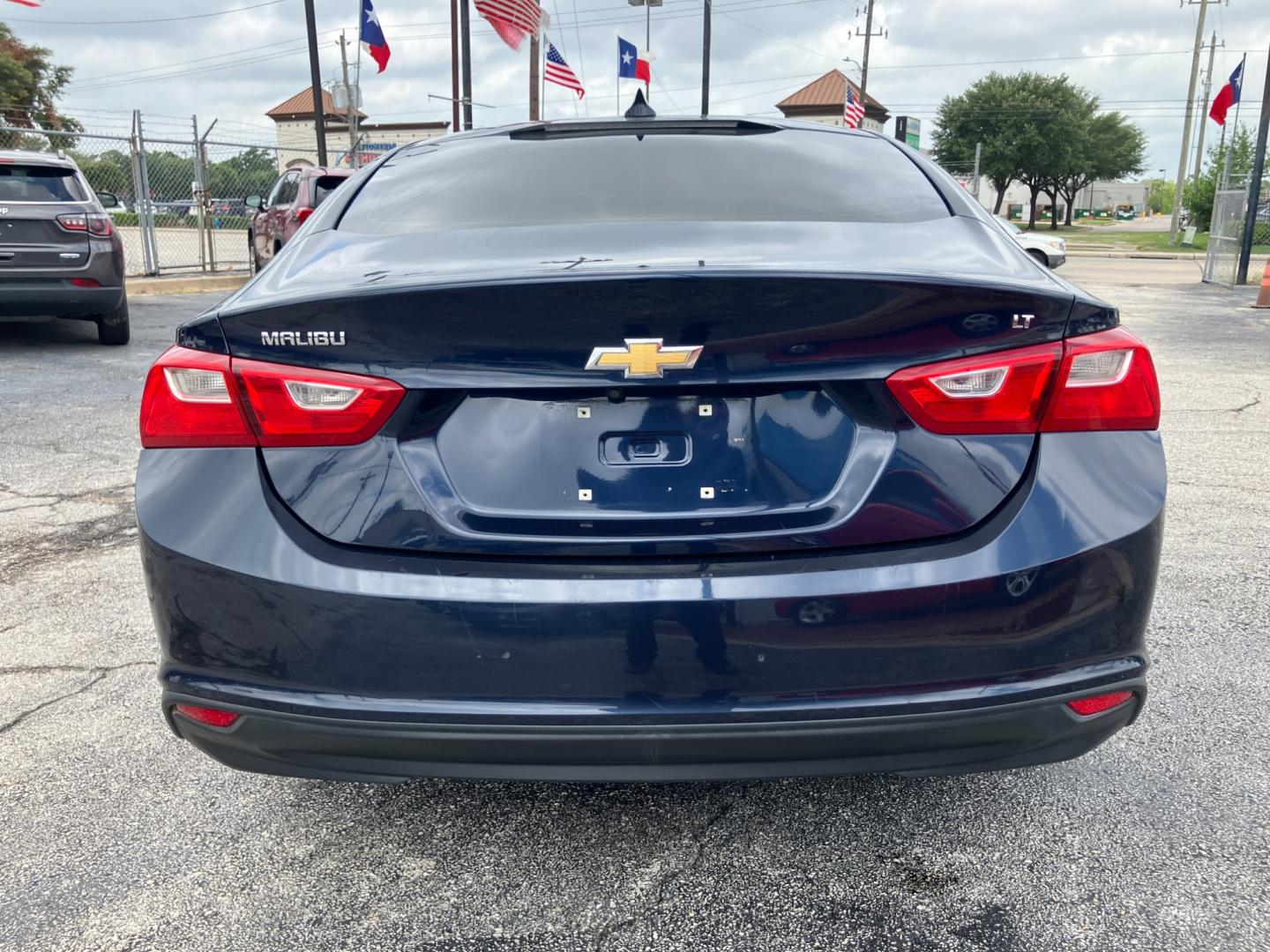 2018 BLUE /BLACK Chevrolet Malibu LT (1G1ZD5ST2JF) with an 1.5L L4 DOHC 16V engine, 6A transmission, located at 1842 Wirt Road, Houston, TX, 77055, (713) 973-3903, 29.805330, -95.484787 - Photo#3