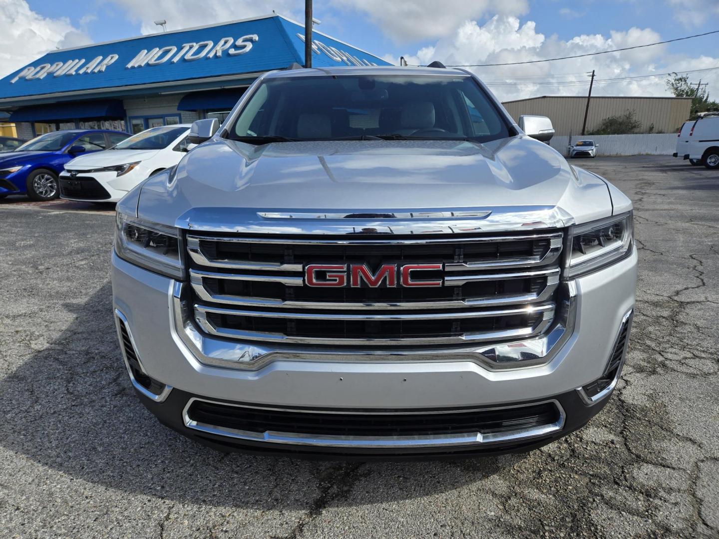 2020 Silver GMC Acadia SLT-1 FWD (1GKKNMLS8LZ) with an 3.6L V6 DOHC 24V engine, 6A transmission, located at 1842 Wirt Road, Houston, TX, 77055, (713) 973-3903, 29.805330, -95.484787 - Photo#7