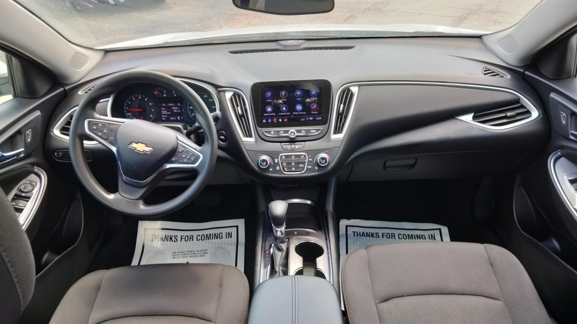 2022 White /Black Chevrolet Malibu LT (1G1ZD5ST2NF) with an 1.5L L4 DOHC 16V engine, 6A transmission, located at 1842 Wirt Road, Houston, TX, 77055, (713) 973-3903, 29.805330, -95.484787 - Photo#16