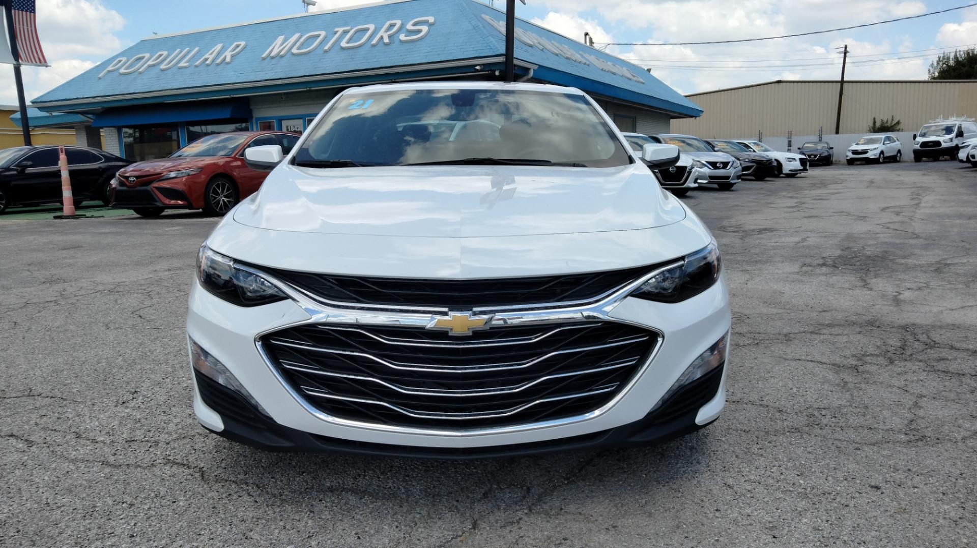 2022 White /Black Chevrolet Malibu LT (1G1ZD5ST2NF) with an 1.5L L4 DOHC 16V engine, 6A transmission, located at 1842 Wirt Road, Houston, TX, 77055, (713) 973-3903, 29.805330, -95.484787 - Photo#7