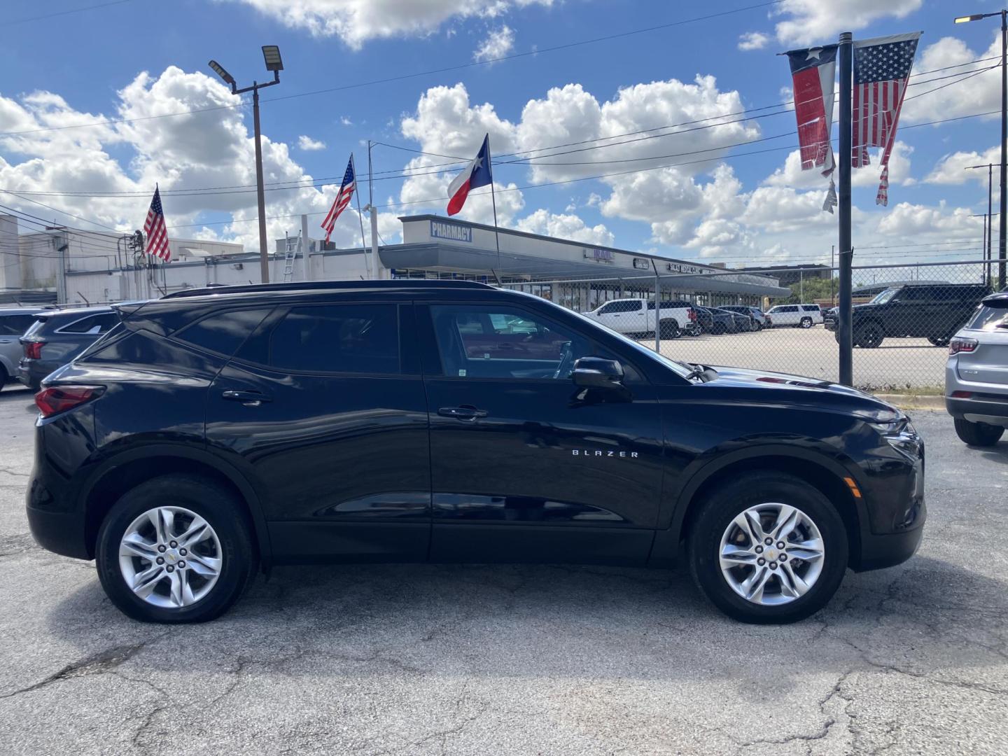 2022 Black /Black Chevrolet Blazer 2LT (3GNKBCR45NS) with an 2.0L L4 DOHC 16 TURBO engine, 9A transmission, located at 1842 Wirt Road, Houston, TX, 77055, (713) 973-3903, 29.805330, -95.484787 - Photo#22