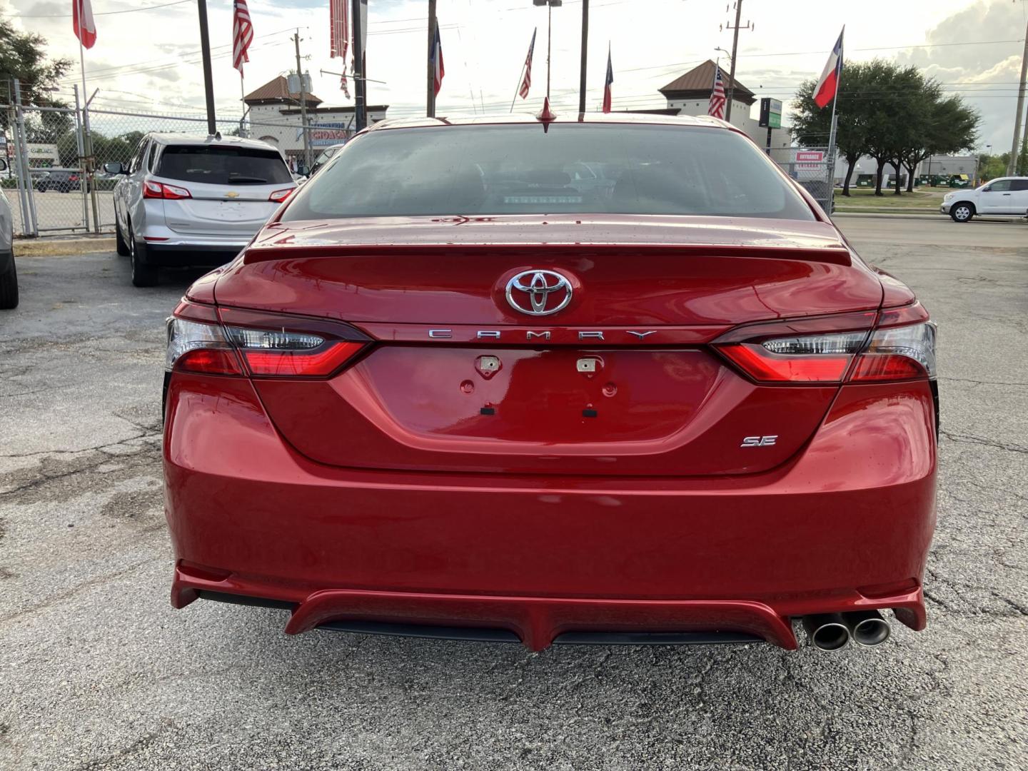 2024 Toyota Camry SE (4T1G11AK8RU) with an 2.5L L4 DOHC 16V engine, 8A transmission, located at 1842 Wirt Road, Houston, TX, 77055, (713) 973-3903, 29.805330, -95.484787 - Photo#3