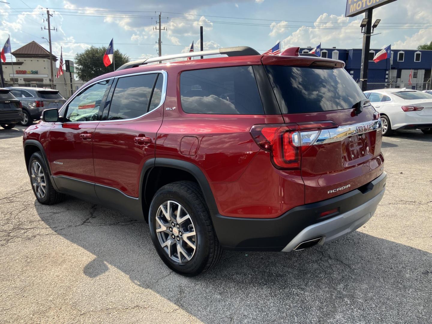 2023 Red /Gray GMC Acadia SLT AWD (1GKKNUL47PZ) with an 2.0L L4 DOHC 16V TURBO engine, 9A transmission, located at 1842 Wirt Road, Houston, TX, 77055, (713) 973-3903, 29.805330, -95.484787 - Photo#2