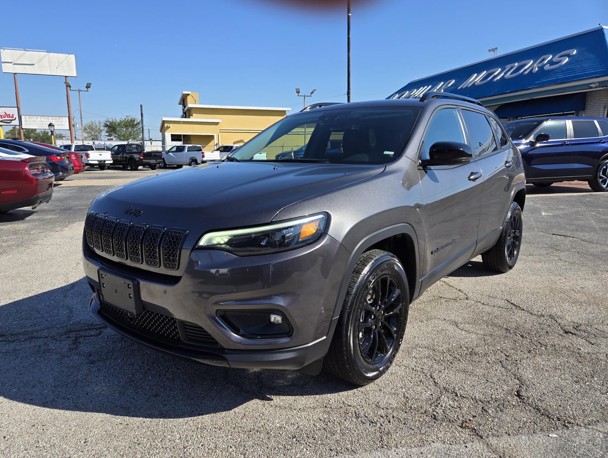 photo of 2023 Jeep Cherokee Latitude Lux 4WD