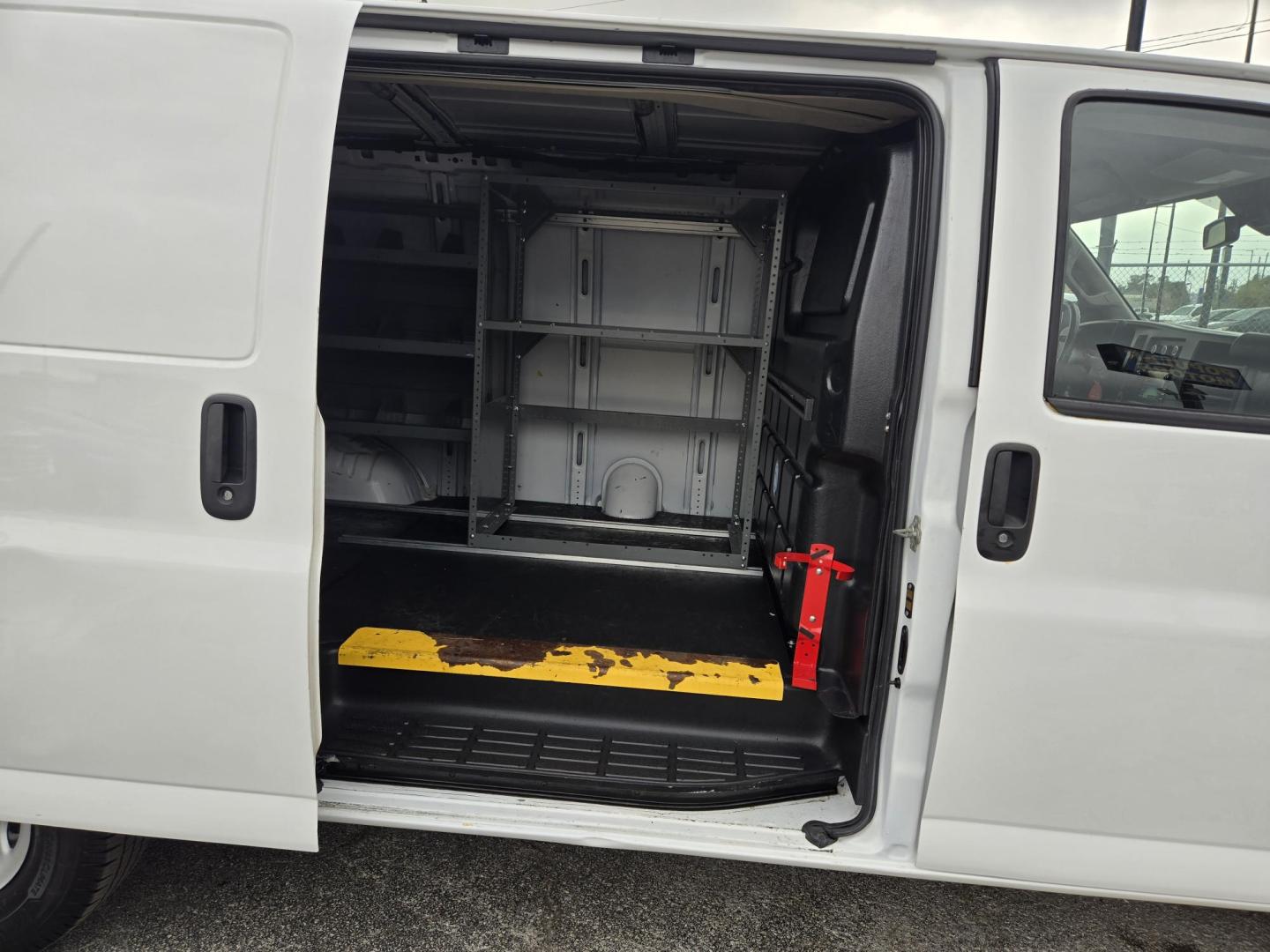 2020 White Chevrolet Express 2500 Cargo (1GCWGAFP5L1) with an 4.3L V6 engine, 6A transmission, located at 1842 Wirt Road, Houston, TX, 77055, (713) 973-3903, 29.805330, -95.484787 - Photo#12