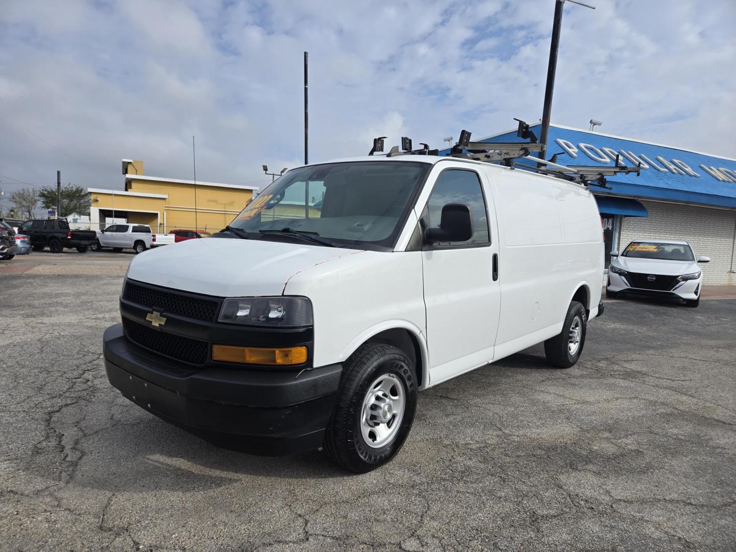 2020 White Chevrolet Express 2500 Cargo (1GCWGAFP7L1) with an 4.3L V6 engine, 6A transmission, located at 1842 Wirt Road, Houston, TX, 77055, (713) 973-3903, 29.805330, -95.484787 - Photo#0