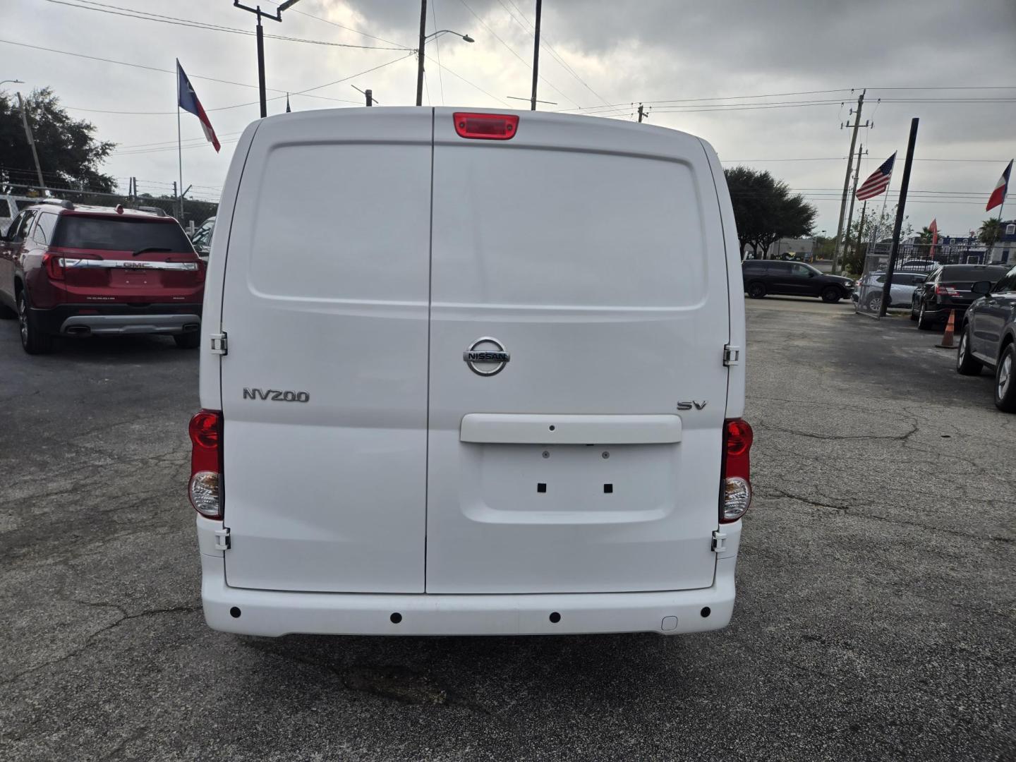 2021 White Nissan NV200 S (3N6CM0KN9MK) with an 2.0L L4 DOHC 16V engine, CVT transmission, located at 1842 Wirt Road, Houston, TX, 77055, (713) 973-3903, 29.805330, -95.484787 - Photo#3