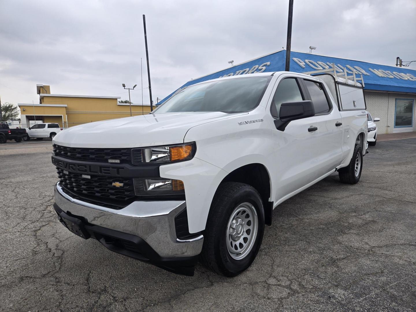 2020 White Chevrolet Silverado 1500 Work Truck Crew Cab Short Box 4WD (1GCPYAEH5LZ) with an 4.3L V6 engine, 6A transmission, located at 1842 Wirt Road, Houston, TX, 77055, (713) 973-3903, 29.805330, -95.484787 - Photo#0