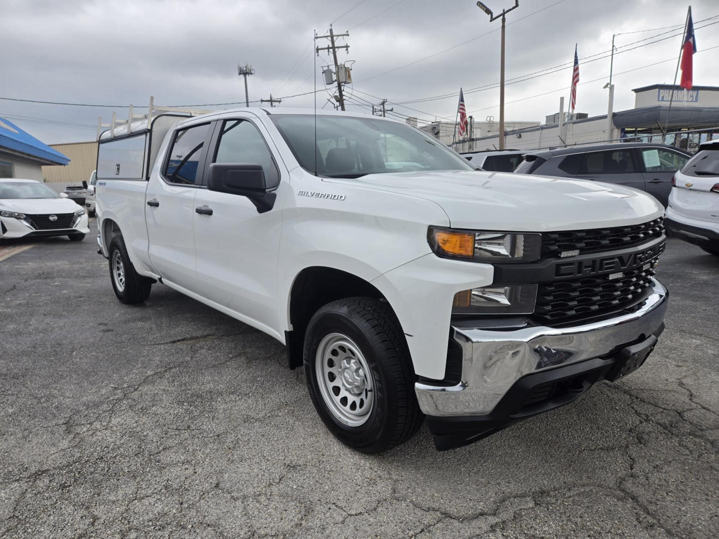 2020 White Chevrolet Silverado 1500 Work Truck Crew Cab Short Box 4WD (1GCPYAEH5LZ) with an 4.3L V6 engine, 6A transmission, located at 1842 Wirt Road, Houston, TX, 77055, (713) 973-3903, 29.805330, -95.484787 - Photo#6