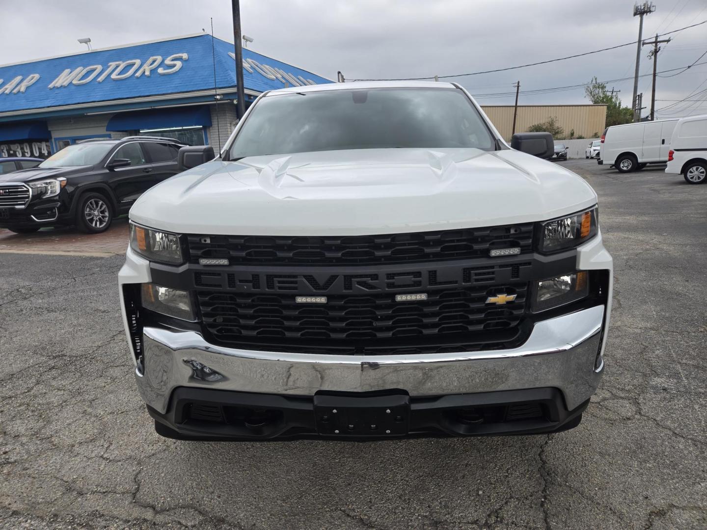 2020 White Chevrolet Silverado 1500 Work Truck Crew Cab Short Box 4WD (1GCPYAEH5LZ) with an 4.3L V6 engine, 6A transmission, located at 1842 Wirt Road, Houston, TX, 77055, (713) 973-3903, 29.805330, -95.484787 - Photo#7