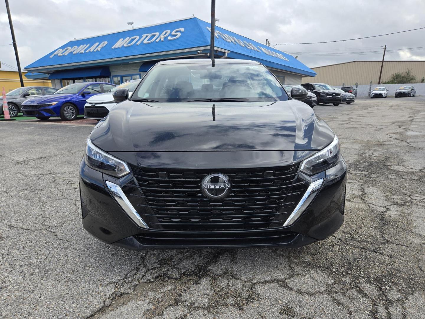 2024 Black Nissan Sentra SV (3N1AB8CV4RY) with an 1.8L L4 SFI DOHC 16V engine, CVT transmission, located at 1842 Wirt Road, Houston, TX, 77055, (713) 973-3903, 29.805330, -95.484787 - Photo#7