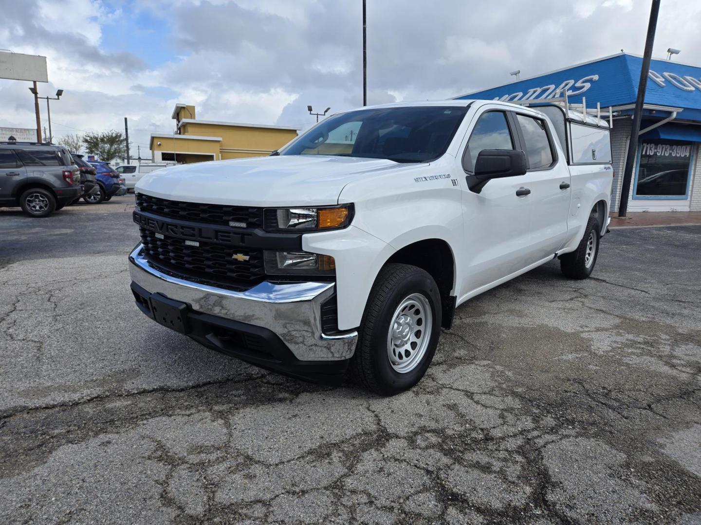 2020 White Chevrolet Silverado 1500 Work Truck Crew Cab Short Box 4WD (1GCPYAEH3LZ) with an 4.3L V6 engine, 6A transmission, located at 1842 Wirt Road, Houston, TX, 77055, (713) 973-3903, 29.805330, -95.484787 - Photo#0