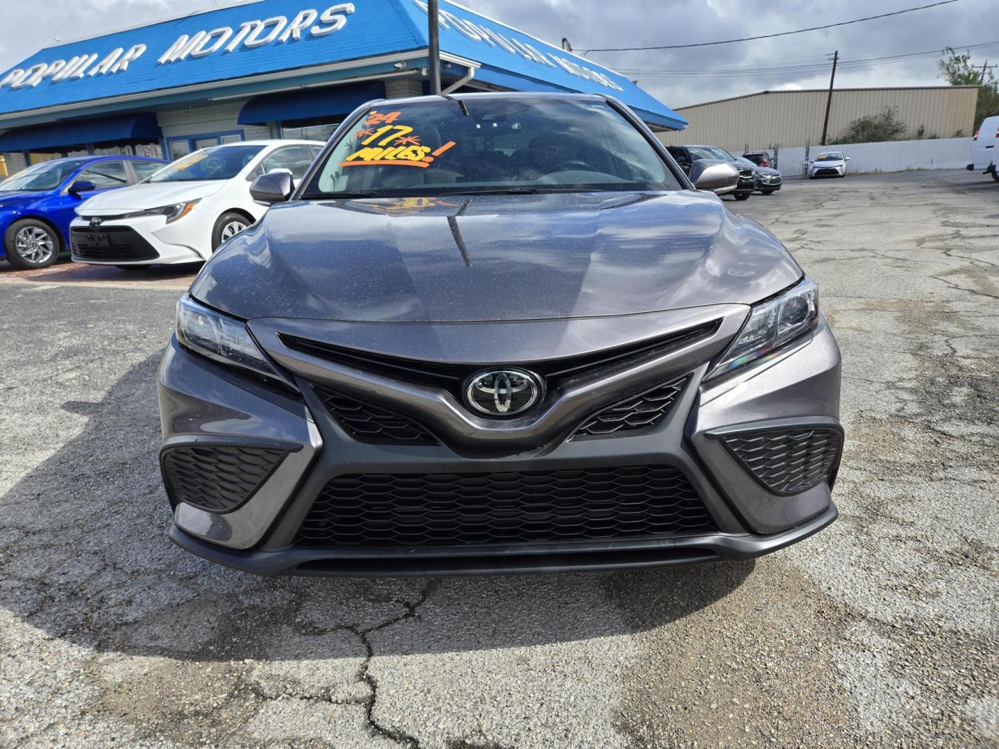 2023 Gray Toyota Camry SE (4T1G11AK9PU) with an 2.5L L4 DOHC 16V engine, 8A transmission, located at 1842 Wirt Road, Houston, TX, 77055, (713) 973-3903, 29.805330, -95.484787 - Photo#7