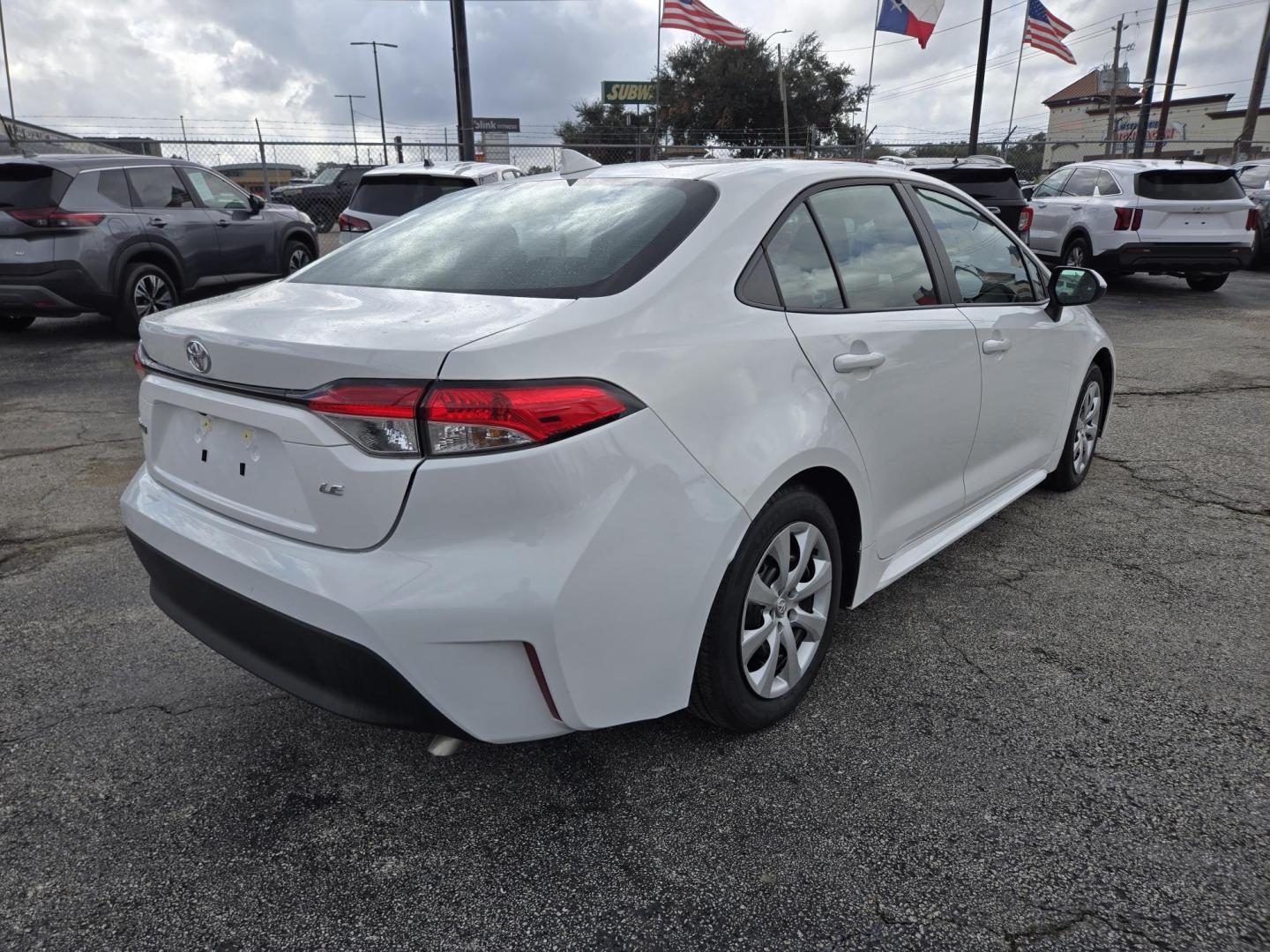 2024 White Toyota Corolla LE (5YFB4MDE7RP) with an 2.0L L4 DOHC 16V engine, CVT transmission, located at 1842 Wirt Road, Houston, TX, 77055, (713) 973-3903, 29.805330, -95.484787 - Photo#4