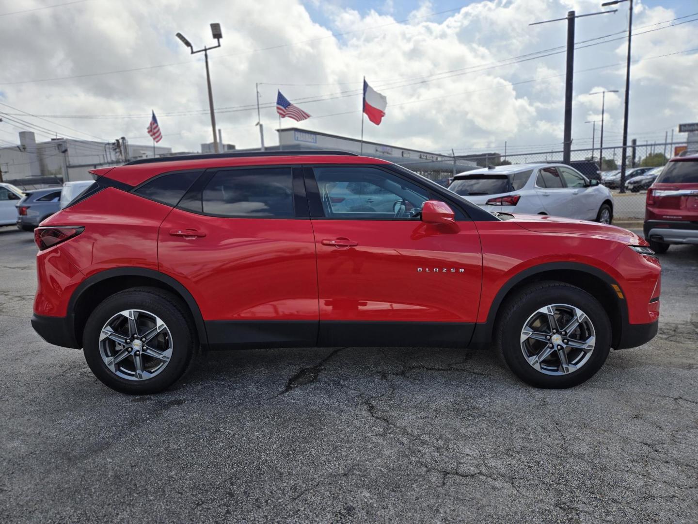 2023 Red Chevrolet Blazer 2LT (3GNKBCR47PS) with an 2.0L L4 DOHC 16 TURBO engine, 9A transmission, located at 1842 Wirt Road, Houston, TX, 77055, (713) 973-3903, 29.805330, -95.484787 - Photo#5