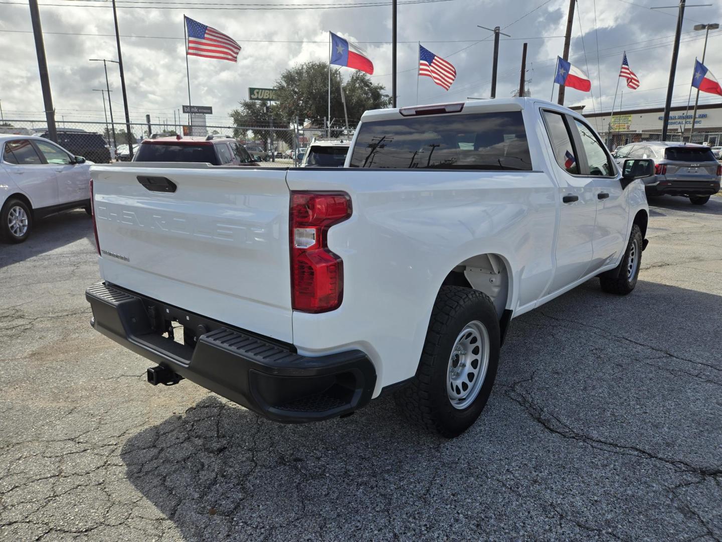 2020 White Chevrolet Silverado 1500 Work Truck Double Cab 4WD (1GCRYAEF8LZ) with an 5.3L V8 OHV 16V engine, 6A transmission, located at 1842 Wirt Road, Houston, TX, 77055, (713) 973-3903, 29.805330, -95.484787 - Photo#4