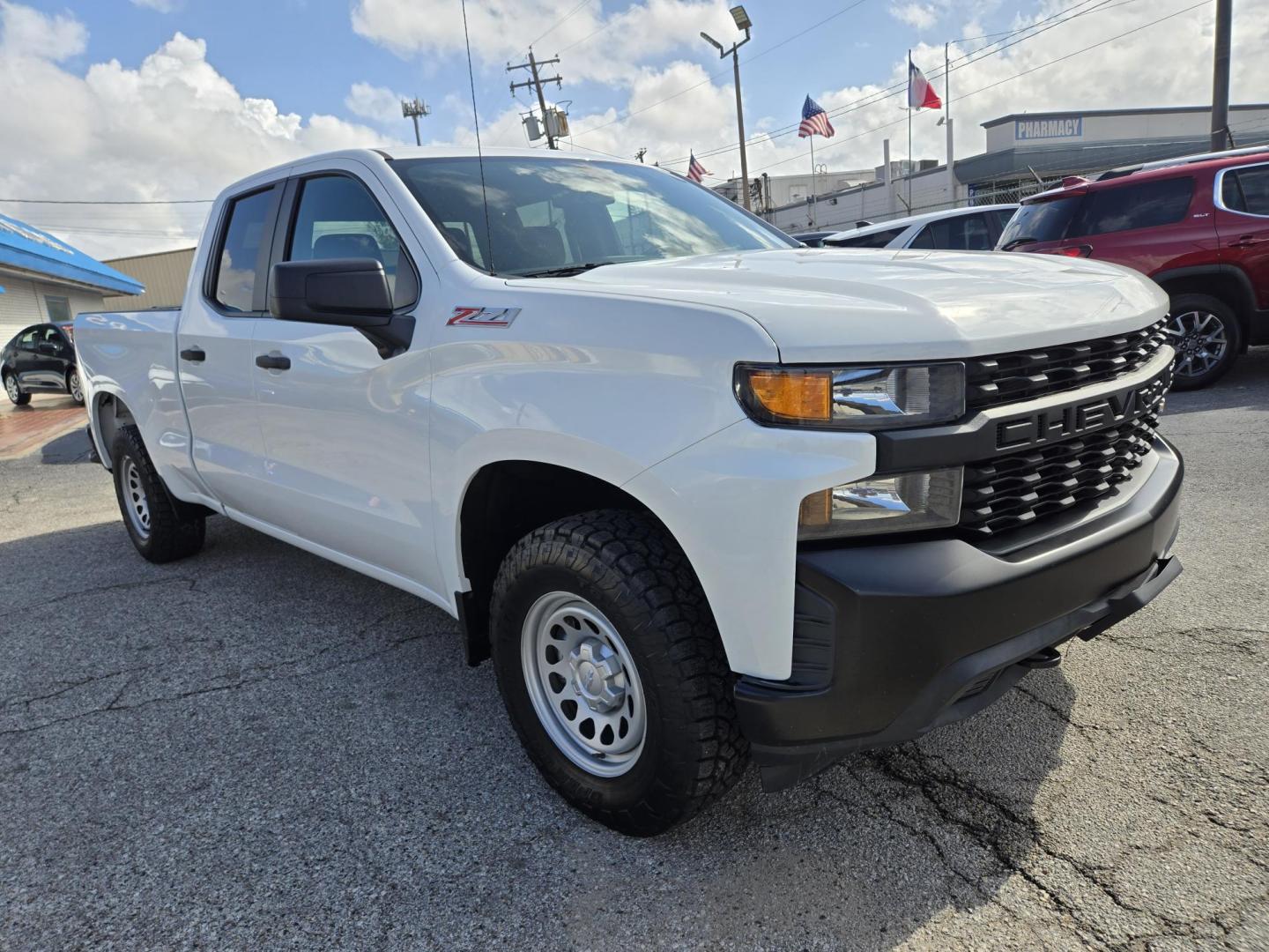 2020 White Chevrolet Silverado 1500 Work Truck Double Cab 4WD (1GCRYAEF8LZ) with an 5.3L V8 OHV 16V engine, 6A transmission, located at 1842 Wirt Road, Houston, TX, 77055, (713) 973-3903, 29.805330, -95.484787 - Photo#6