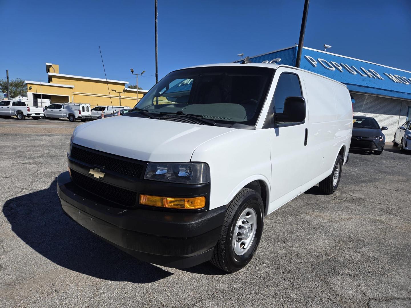 2019 White /Gray Chevrolet Express 2500 Cargo (1GCWGAFG9K1) with an 6.0L V8 OHV 16V FFV engine, 6A transmission, located at 1842 Wirt Road, Houston, TX, 77055, (713) 973-3903, 29.805330, -95.484787 - Photo#0