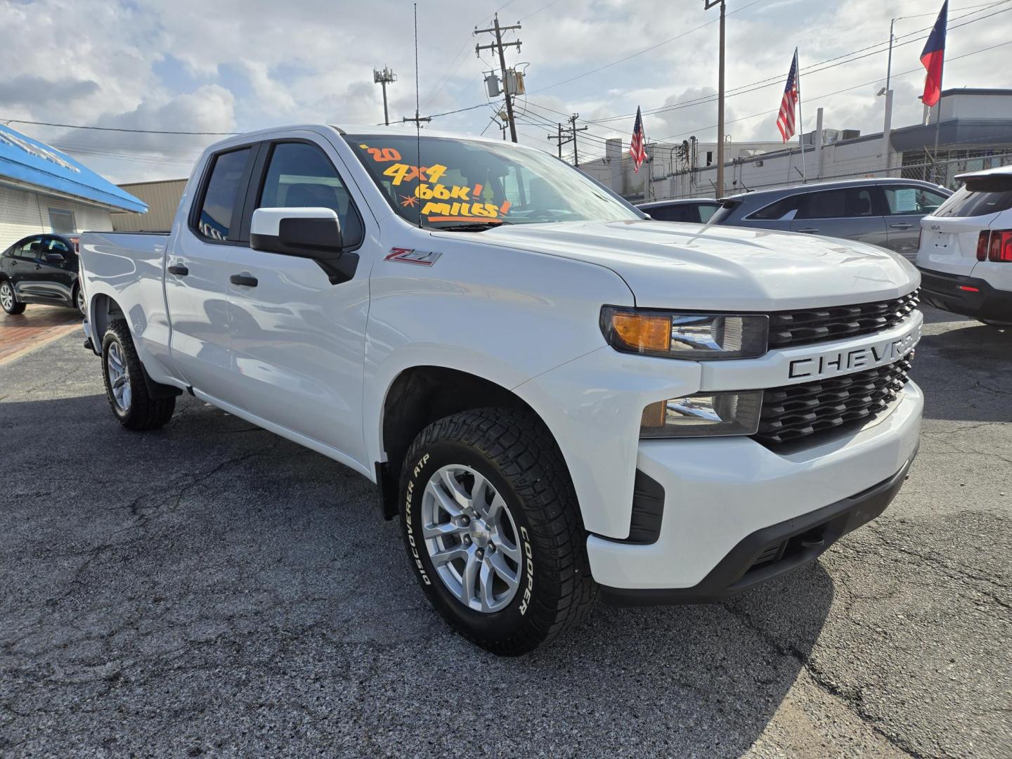 2020 White Chevrolet Silverado 1500 Work Truck Double Cab 4WD (1GCRYAEF8LZ) with an 5.3L V8 OHV 16V engine, 6A transmission, located at 1842 Wirt Road, Houston, TX, 77055, (713) 973-3903, 29.805330, -95.484787 - Photo#6