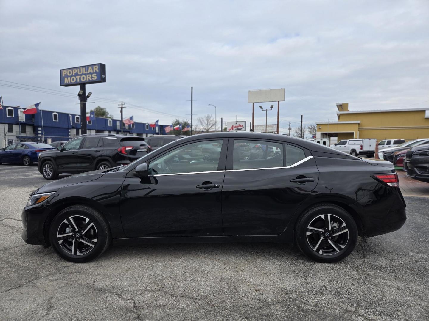 2024 Black /Black Nissan Sentra SV (3N1AB8CV3RY) with an 1.8L L4 SFI DOHC 16V engine, CVT transmission, located at 1842 Wirt Road, Houston, TX, 77055, (713) 973-3903, 29.805330, -95.484787 - Photo#1