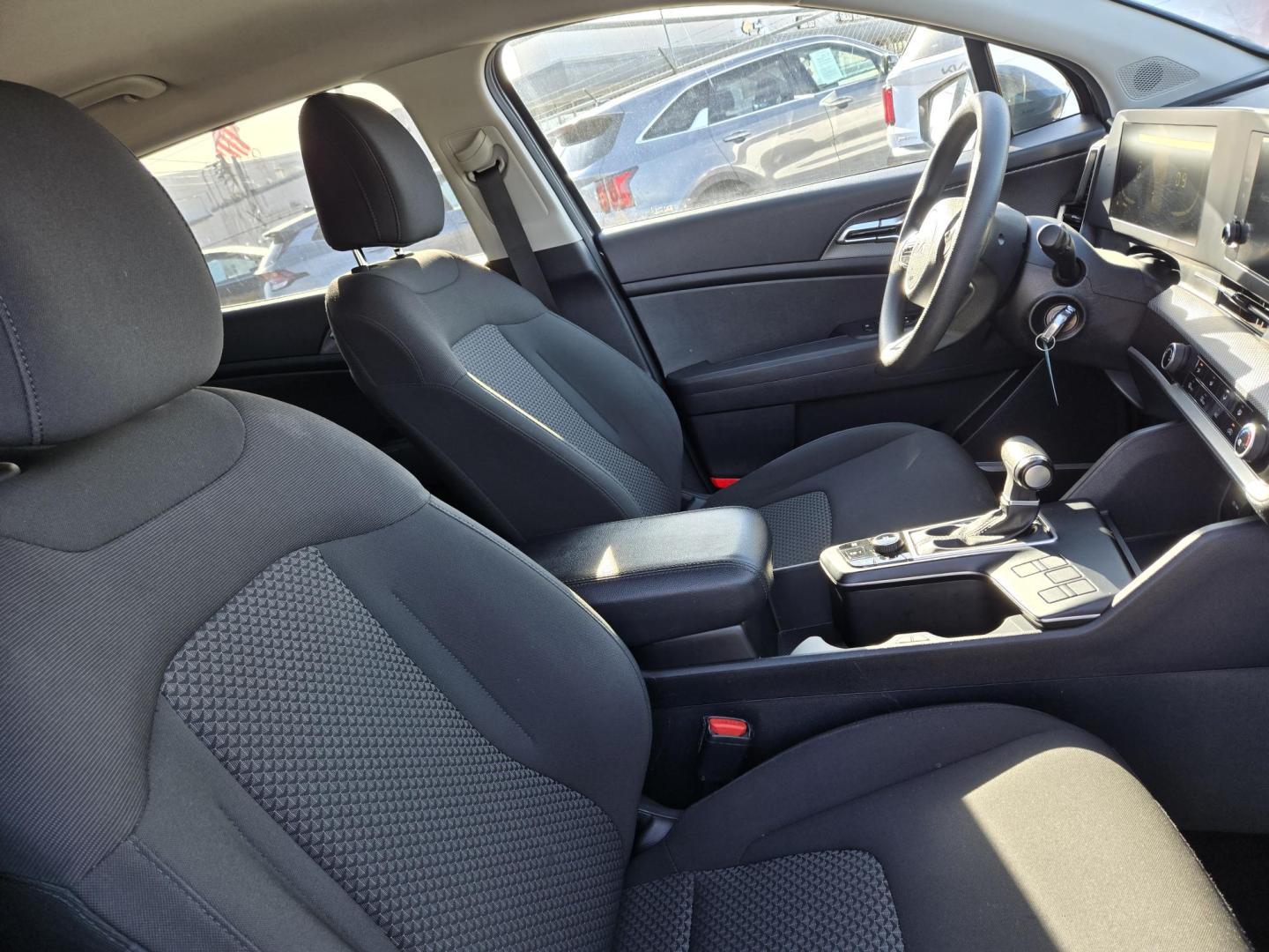 2023 Gray /Black Kia Sportage LX FWD (KNDPU3AF4P7) with an 2.5L V6 DOHC 24V engine, 8A transmission, located at 1842 Wirt Road, Houston, TX, 77055, (713) 973-3903, 29.805330, -95.484787 - Photo#12